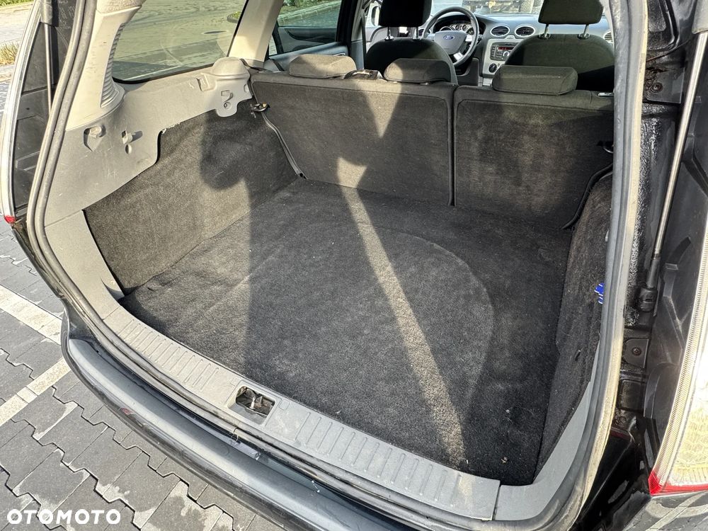 Ford Focus 1.6 16V Ambiente - 6