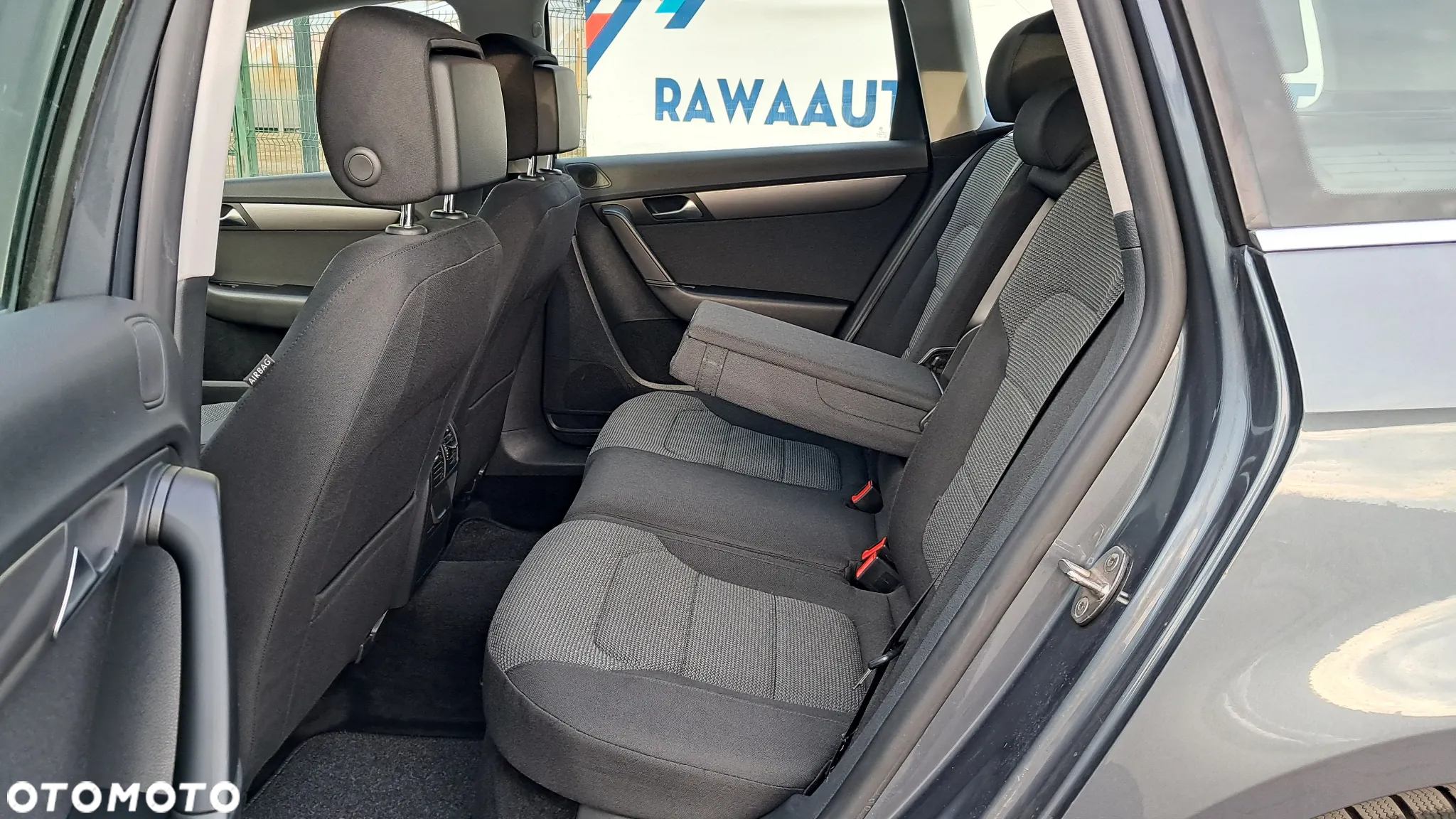 Volkswagen Passat 2.0 TDI Comfortline - 10
