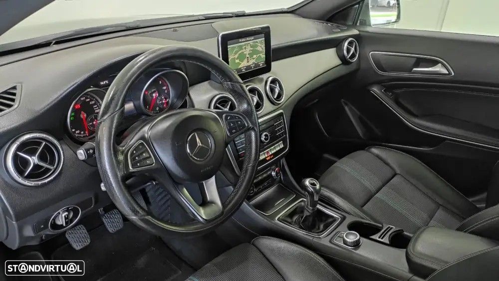 Mercedes-Benz CLA 200 - 18