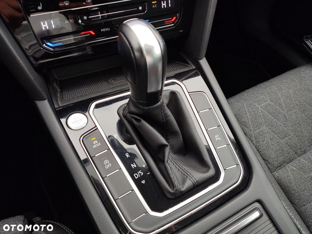 Volkswagen Passat - 29