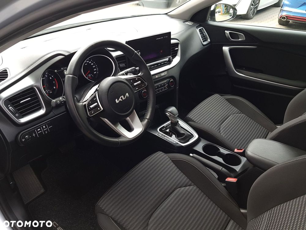Kia Ceed - 9