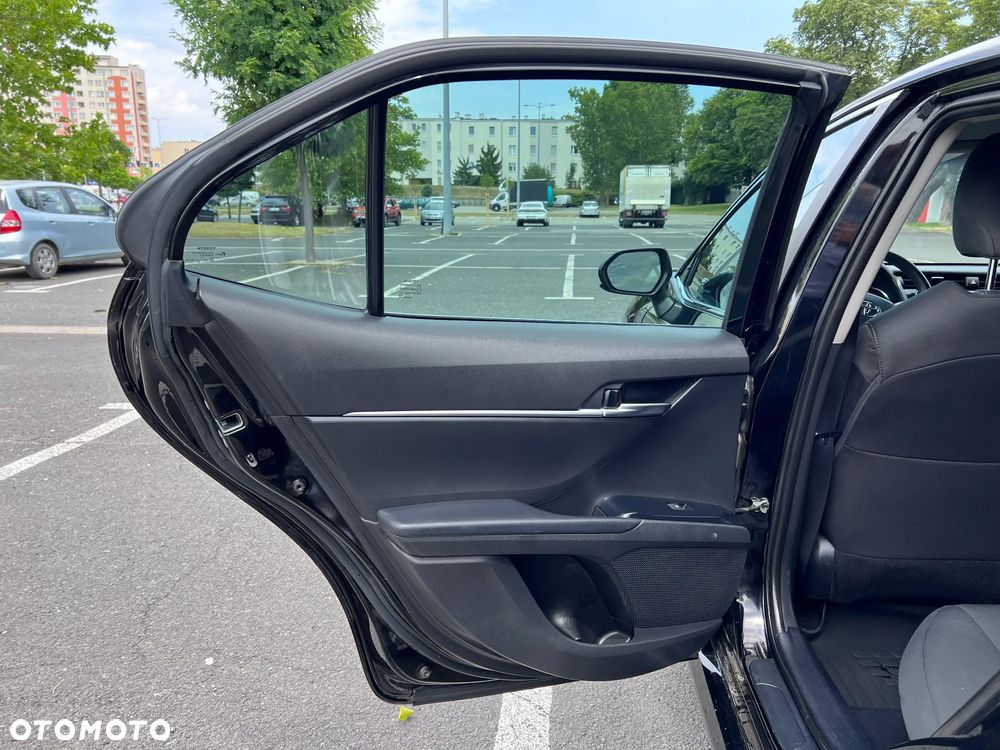 Toyota Camry - 10