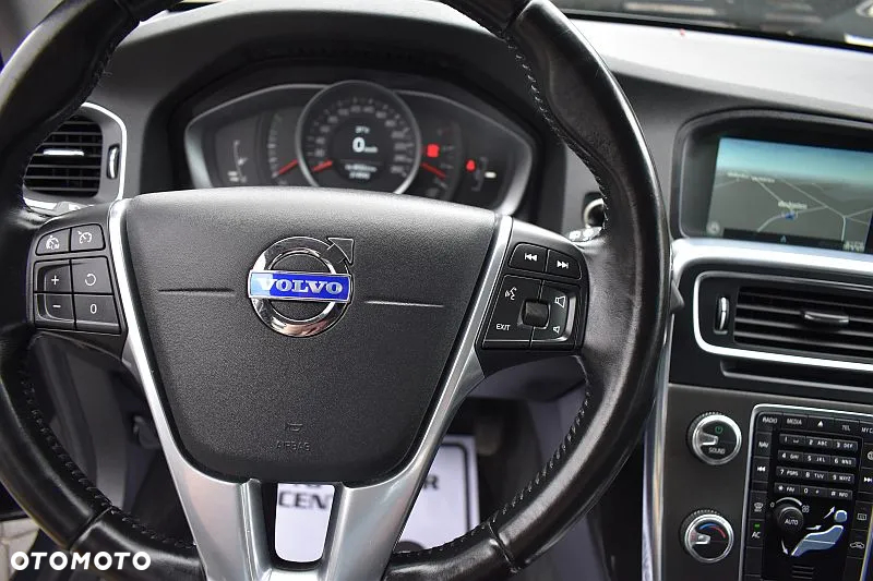 Volvo V60 D4 Momentum - 18