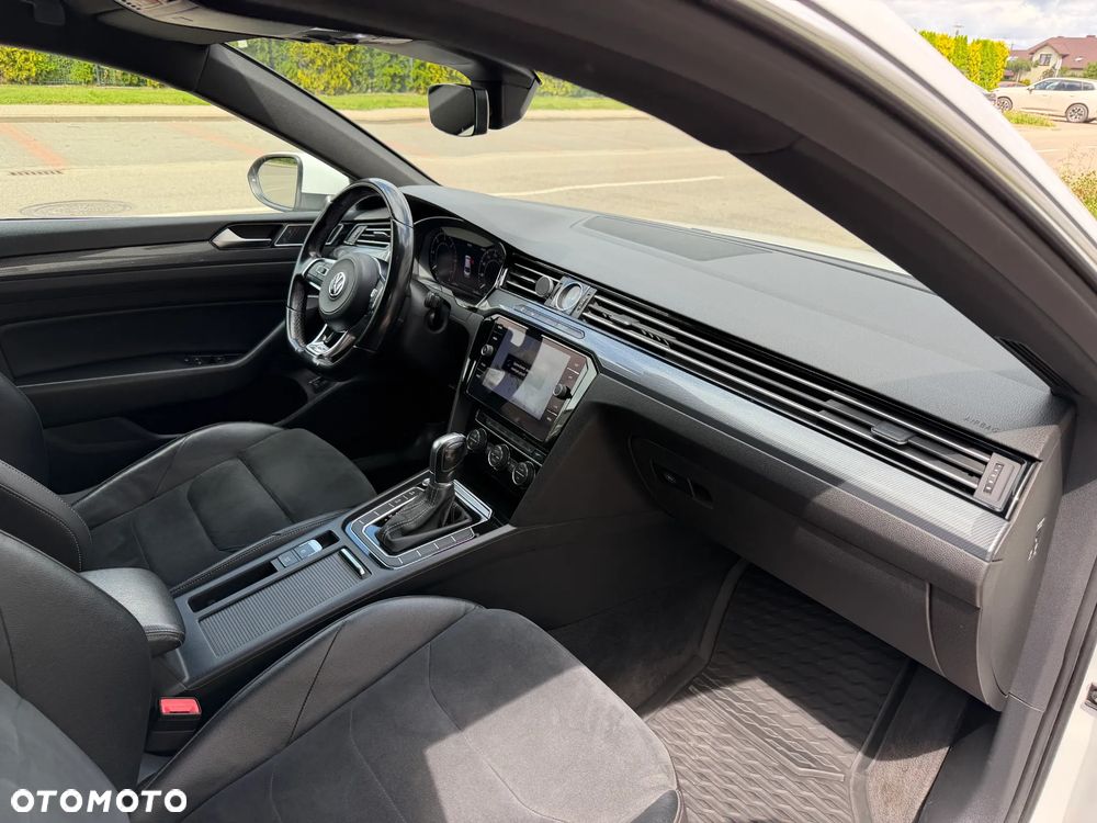 Volkswagen Arteon 2.0 TDI SCR R-Line DSG - 12