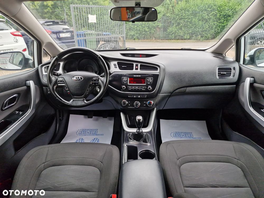 Kia Ceed 1.4 CVVT Attract - 26