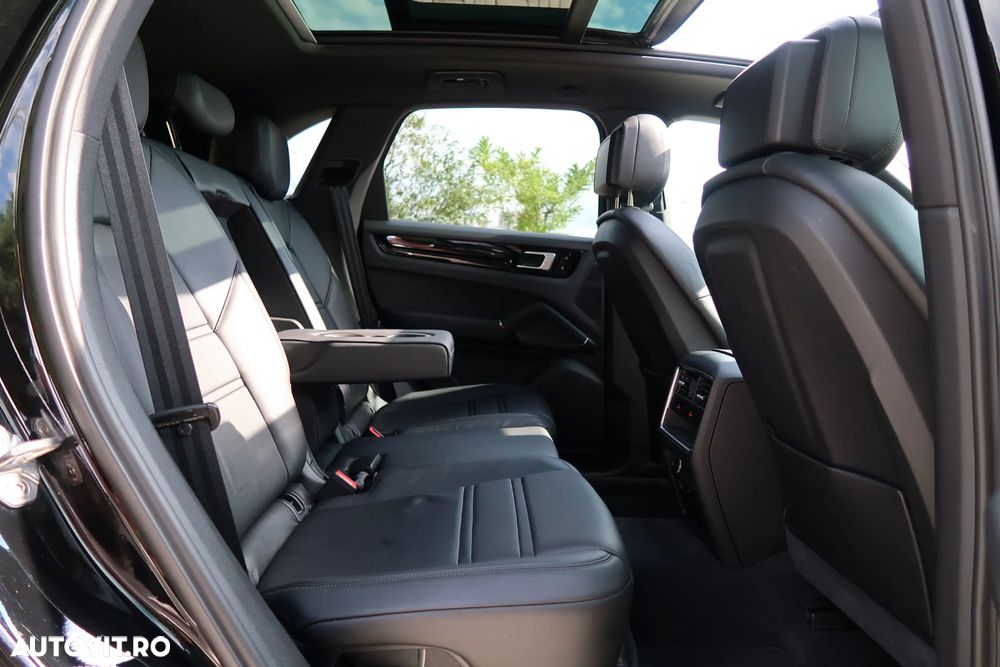 Porsche Cayenne - 14