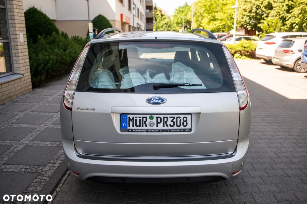 Ford Focus 1.6 16V Style - 14