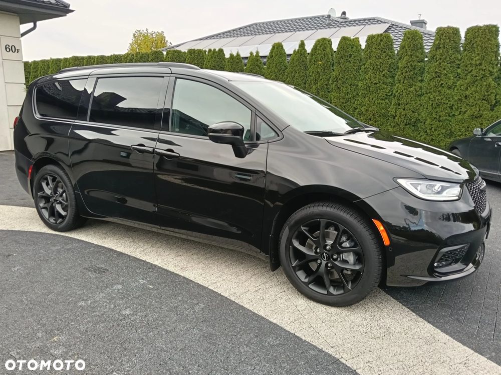 Chrysler Pacifica - 3