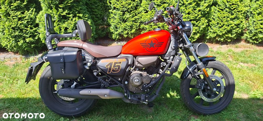 QJMOTOR SRV 125 - 1