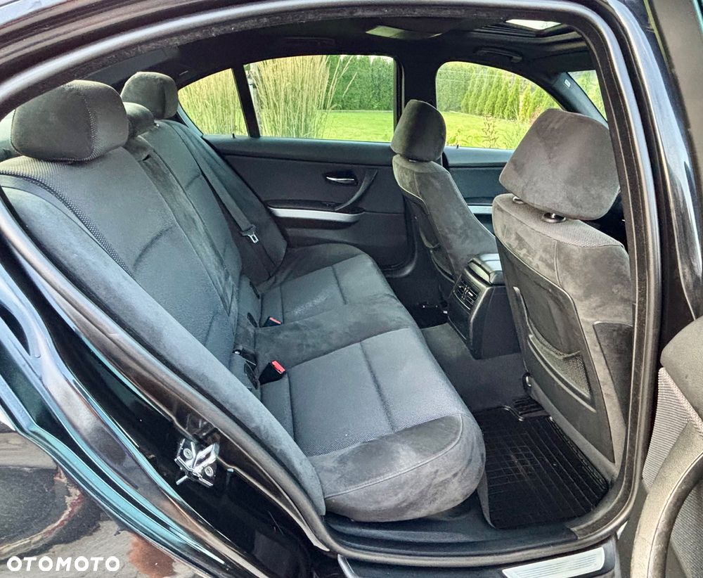 BMW Seria 3 320d - 23