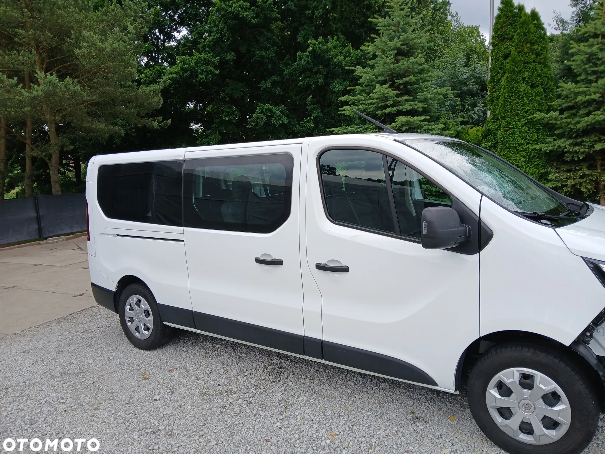 Renault Trafic SpaceClass 2.0 dCi - 11