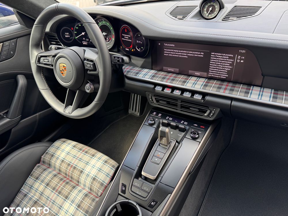 Porsche 911 Turbo 50 Years - 26