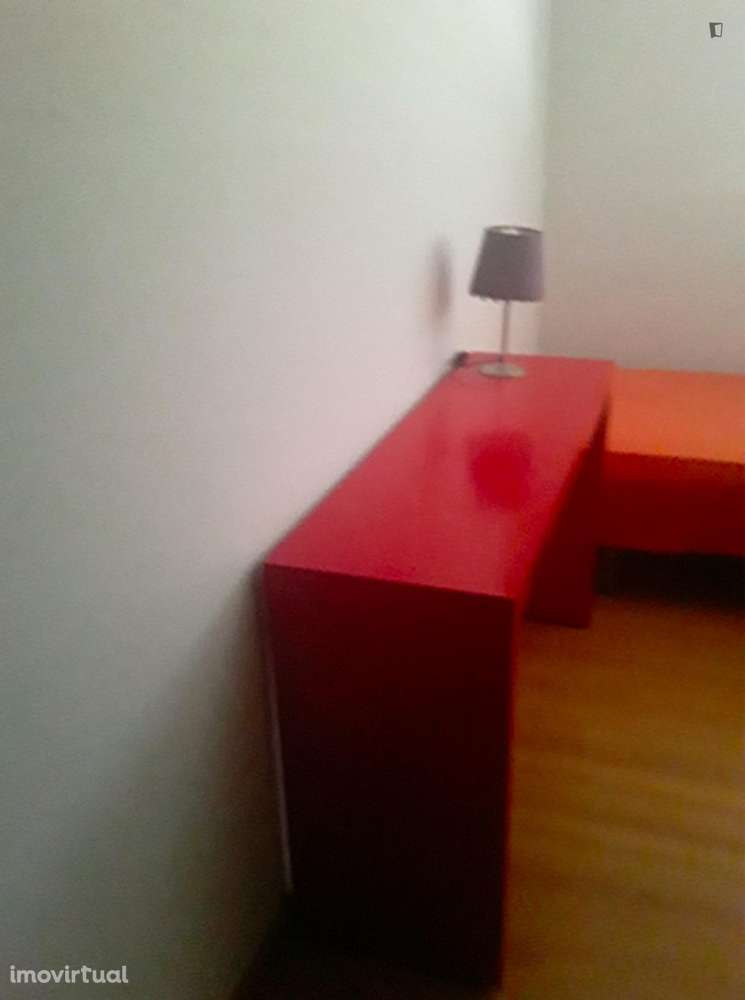 Quarto - localizado em Alto de São João Coimbra - Grande imagem: 3/6