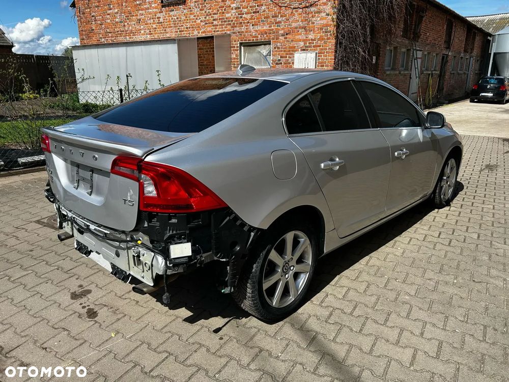 Volvo S60 T5 Drive-E Momentum - 8