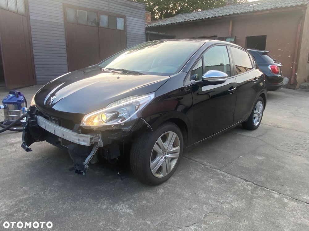 Peugeot 208 - 13