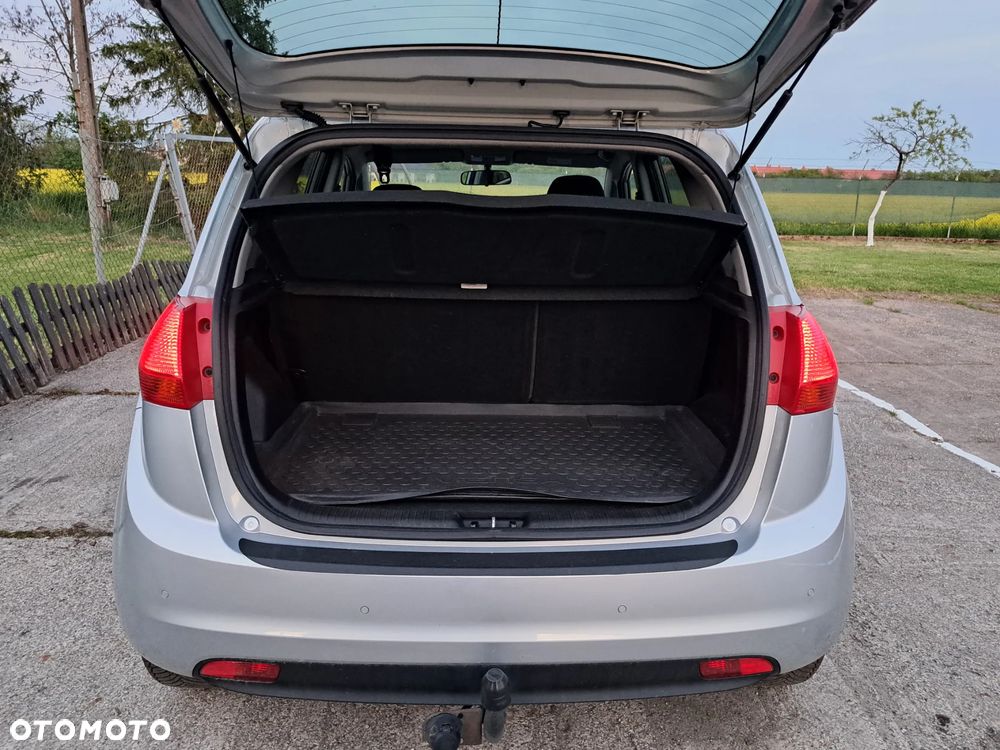 Kia Venga 1.6 CVVT Automatik Fifa World Cup Edition - 29