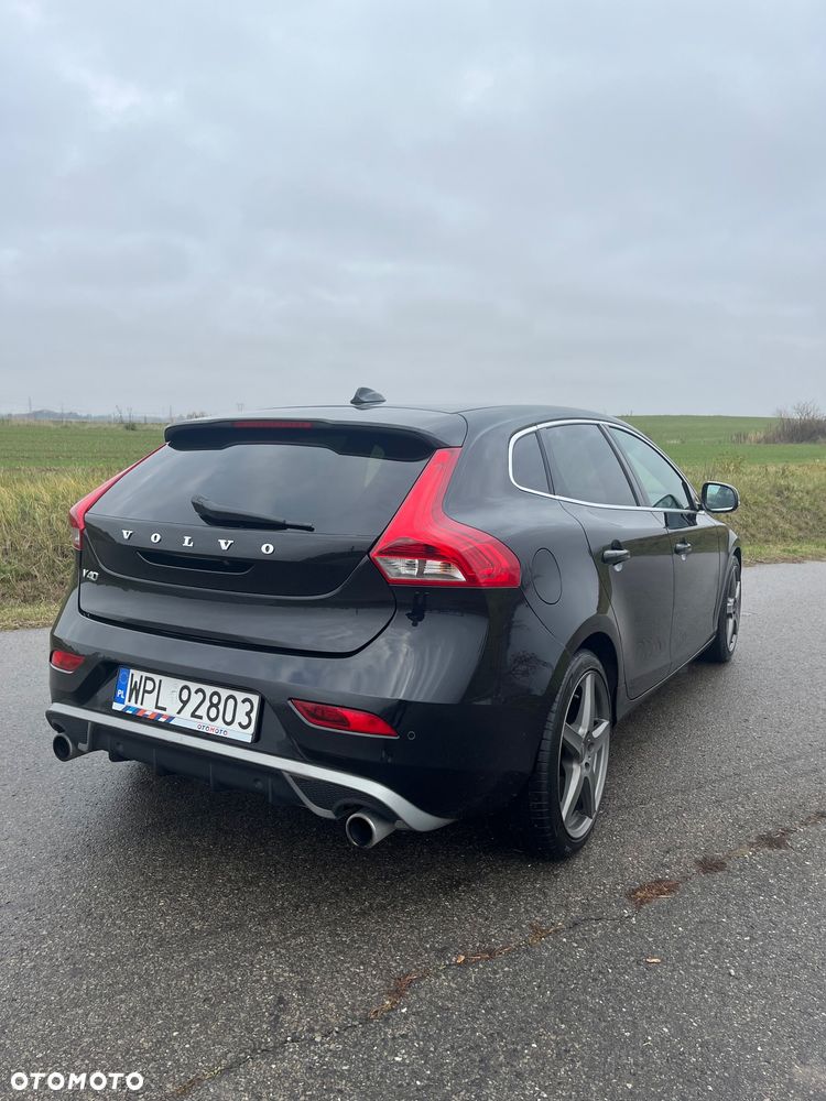Volvo V40 D2 R-Design - 4