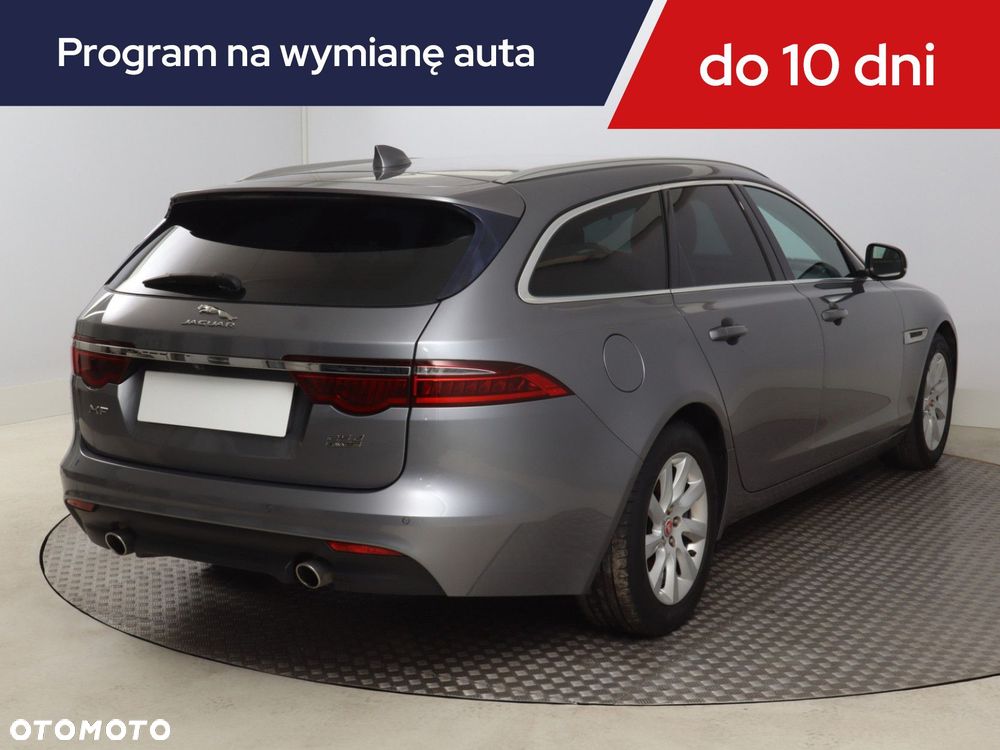 Jaguar XF - 7