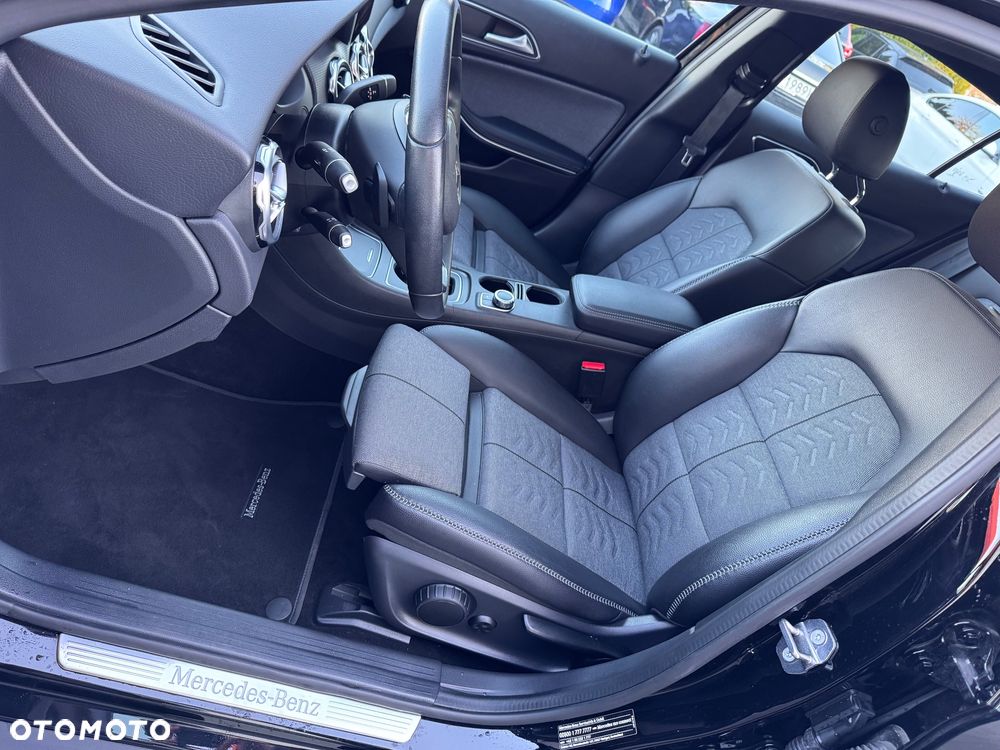 Mercedes-Benz GLA 200 7G-DCT UrbanStyle Edition - 19