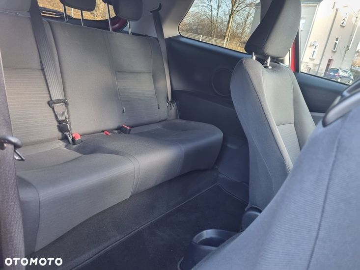Toyota Yaris 1.0 Premium - 11