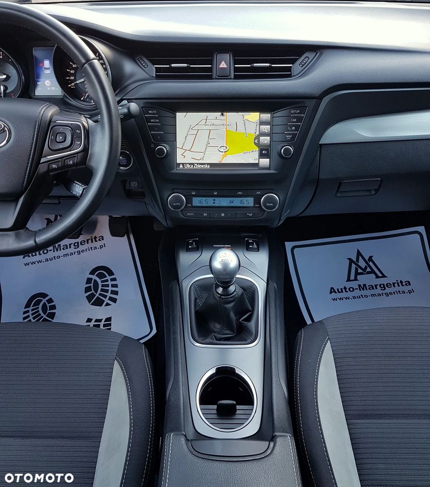 Toyota Avensis Touring Sports 1.8 Team Deutschland - 26