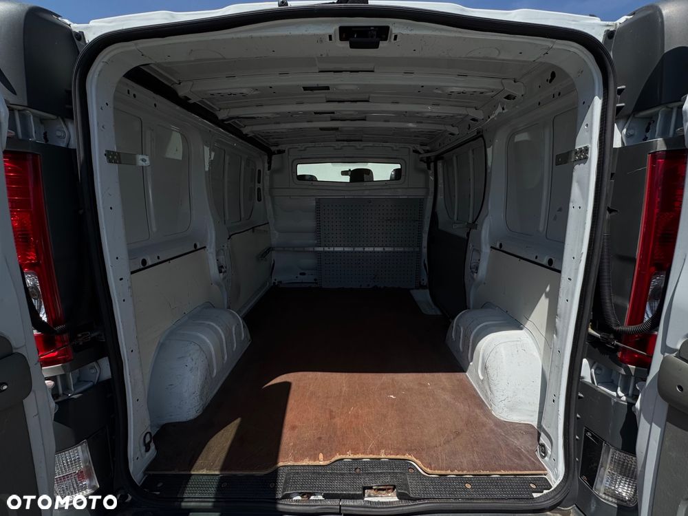 Opel Vivaro - 27