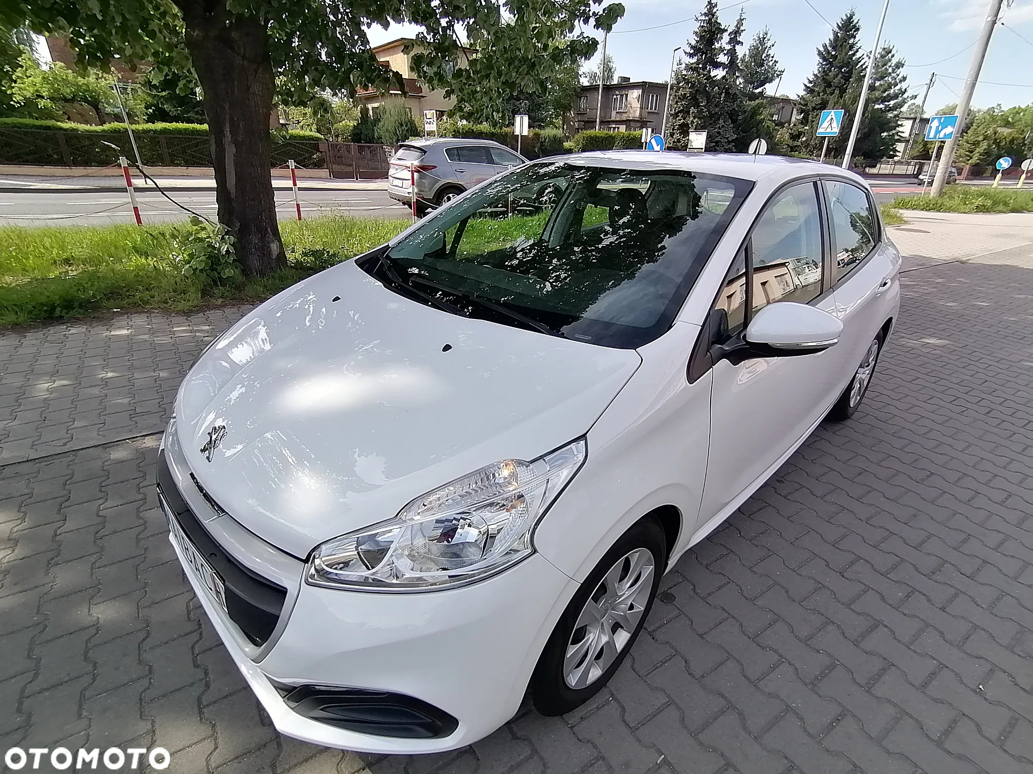 Peugeot 208 - 14