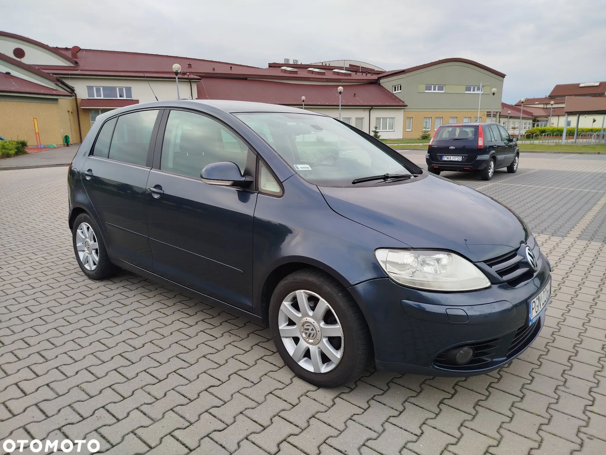 Volkswagen Golf Plus 1.6 FSI Sportline - 1
