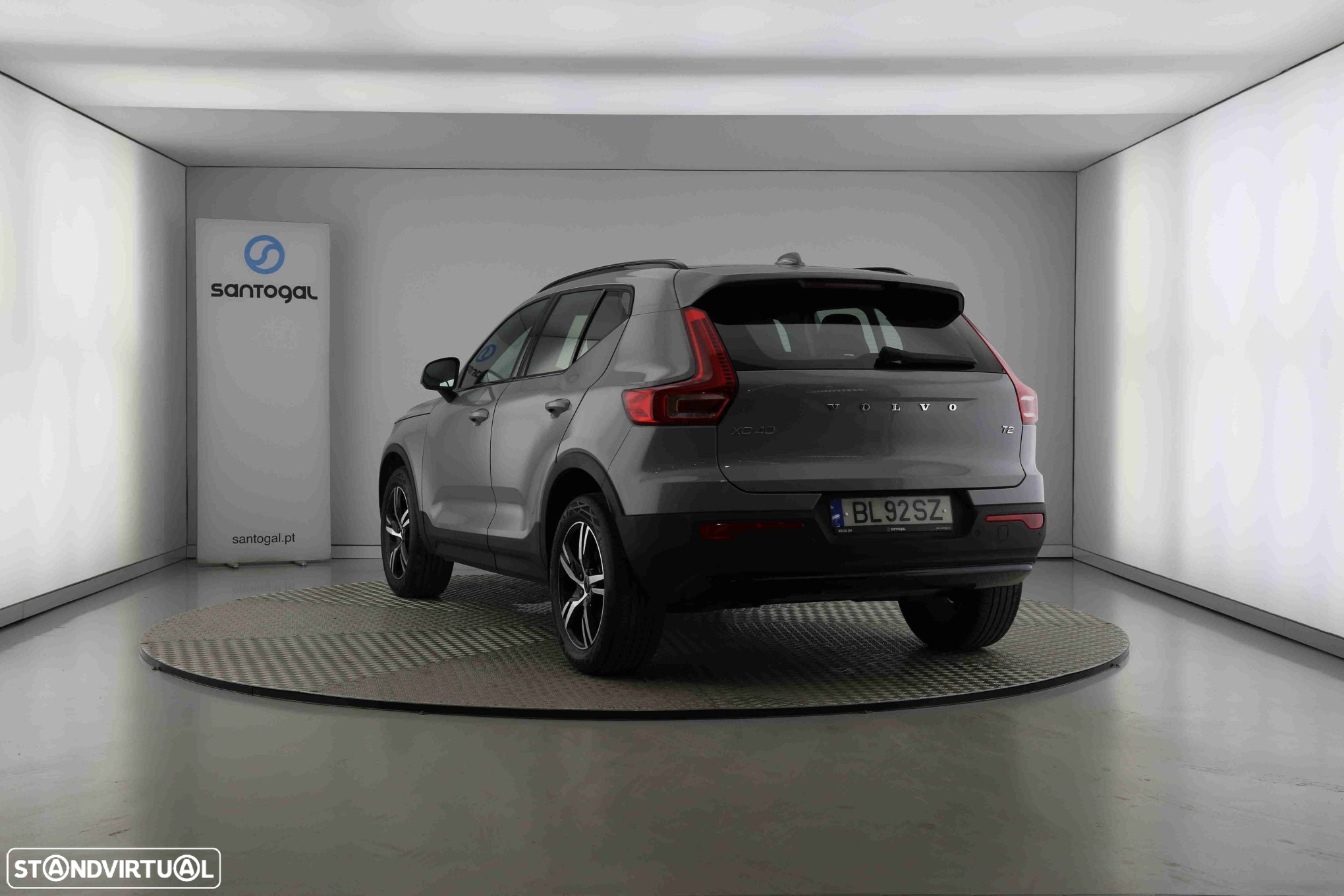 Volvo XC 40 1.5 T2 Plus Dark Auto - 3