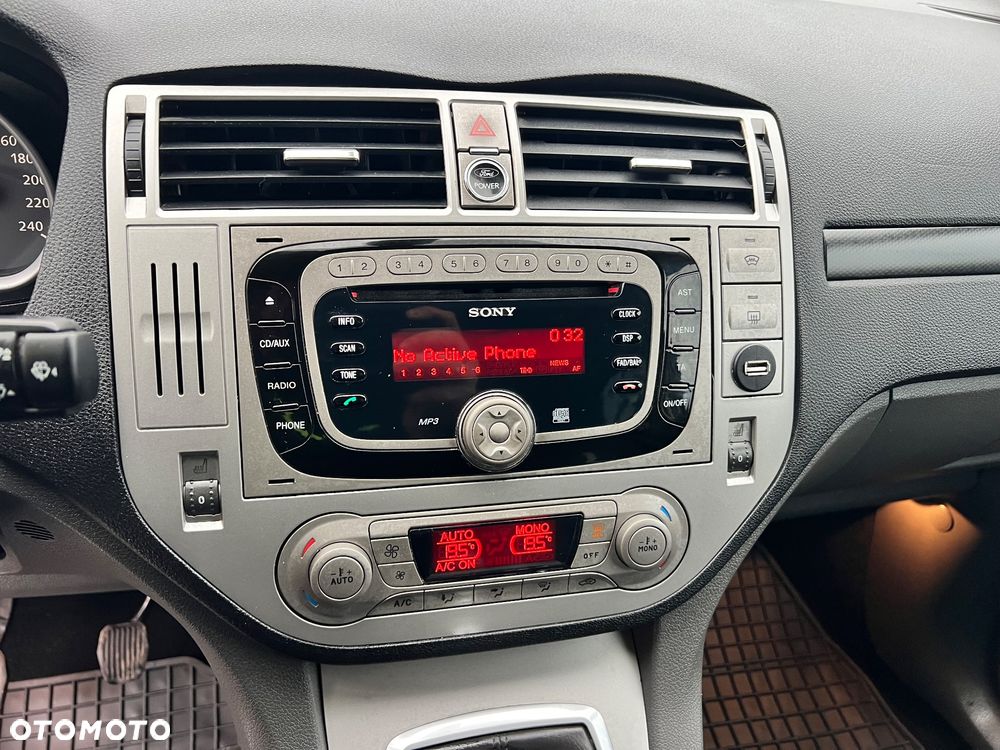 Ford Kuga 2.0 TDCi 4x4 Titanium - 10