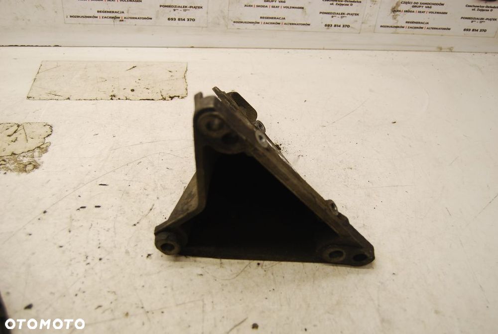 ŁAPA WSPORNIK SILNIKA PRAWY 8D0199308F AUDI A4 B5 1.9 TDI VW PASSAT B5 - 3