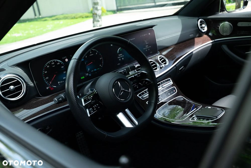 Mercedes-Benz Klasa E 220 d 4-Matic Business Edition - 22