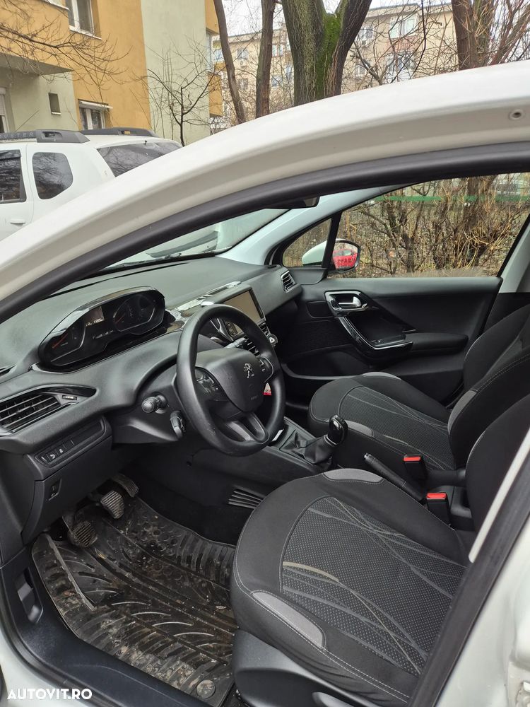 Peugeot 208 1.4 HDi FAP Active - 12
