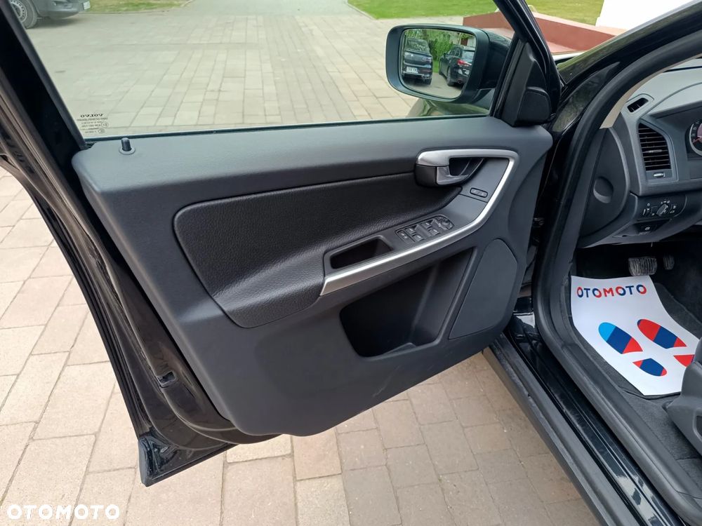 Volvo XC 60 D4 Geartronic Momentum - 25