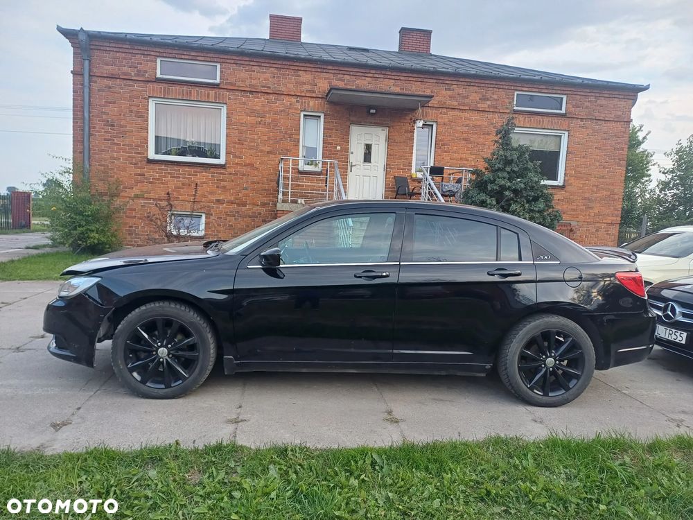 Chrysler 200 - 3
