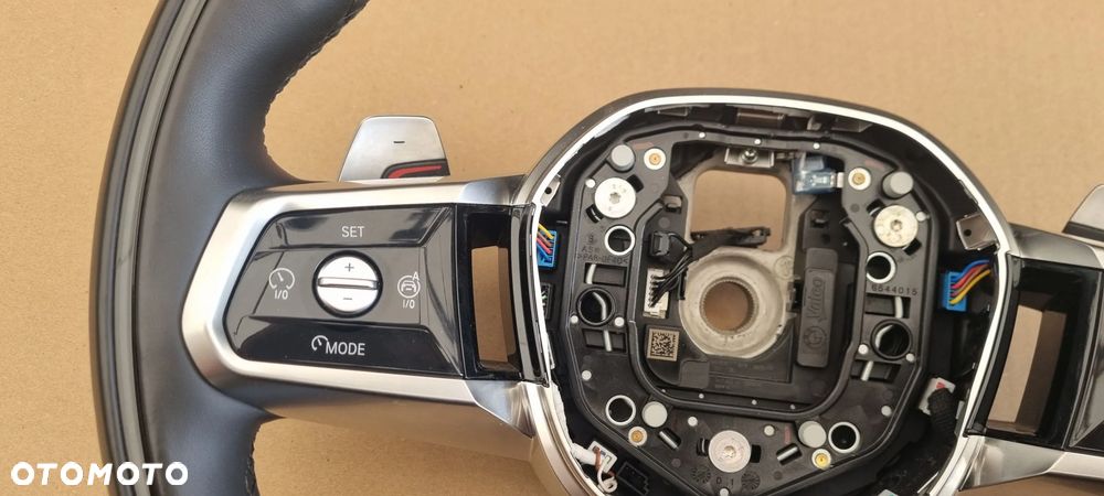 BMW 7 G70 I7 2022- Kierownica Skóra Łopatki Podświetlana - 5