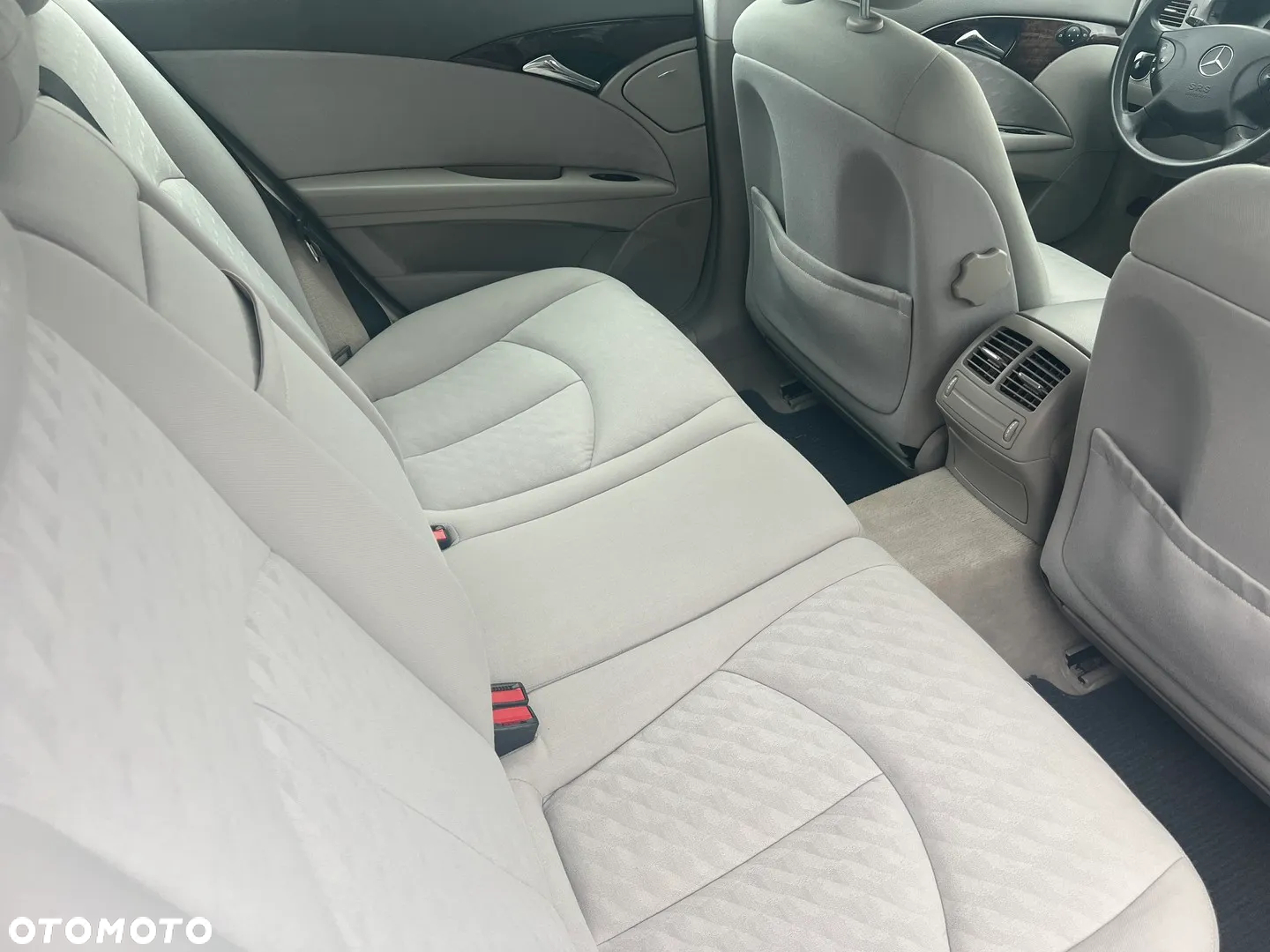 Mercedes-Benz Klasa E 200 T Kompressor Automatik Classic - 18