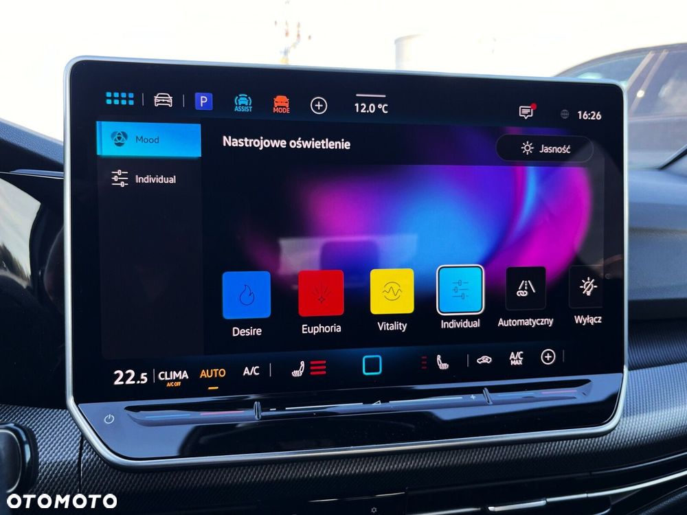 Volkswagen Golf 1.5 eTSI mHEV R-Line Plus DSG - 13