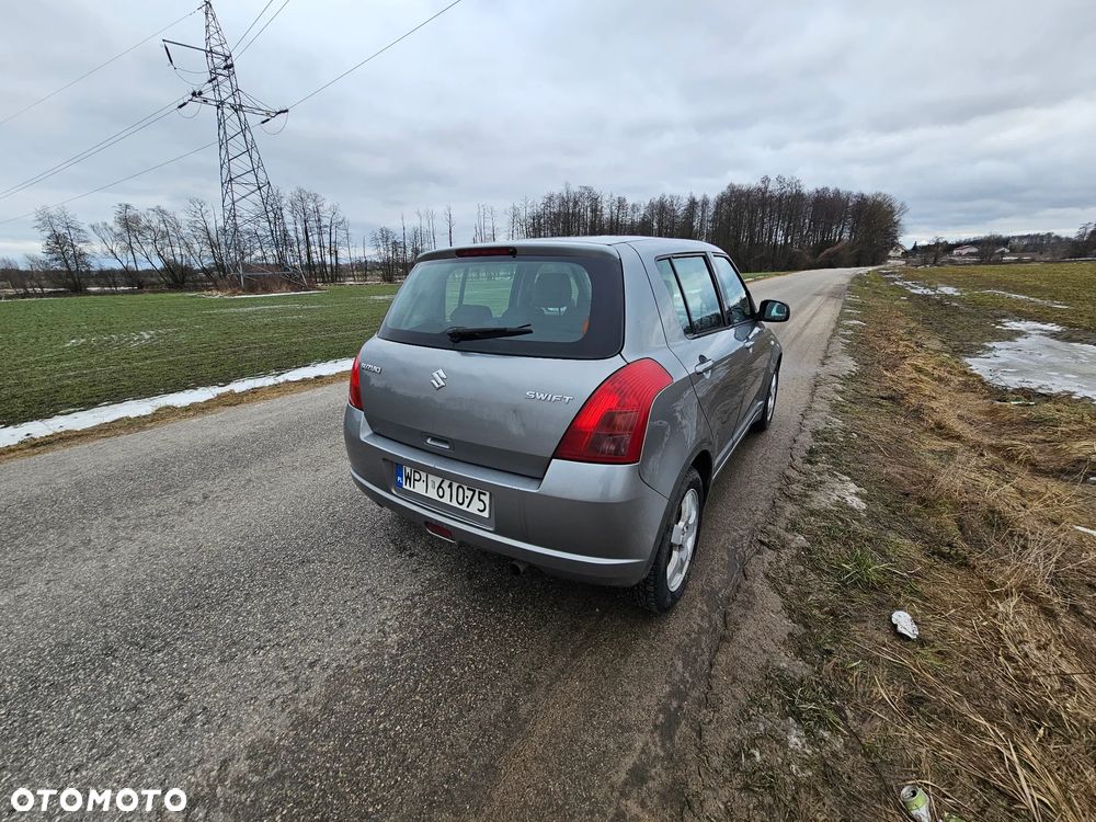 Suzuki Swift - 10