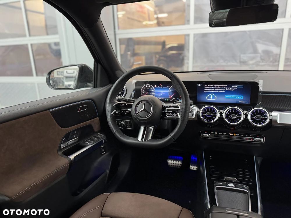 Mercedes-Benz GLB 200 AMG Line 7G-DCT - 14