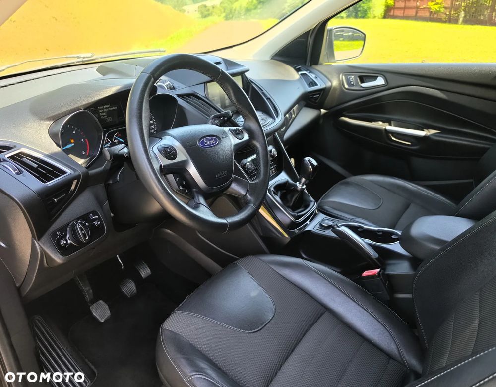 Ford Kuga 2.0 TDCi 2x4 Titanium - 17