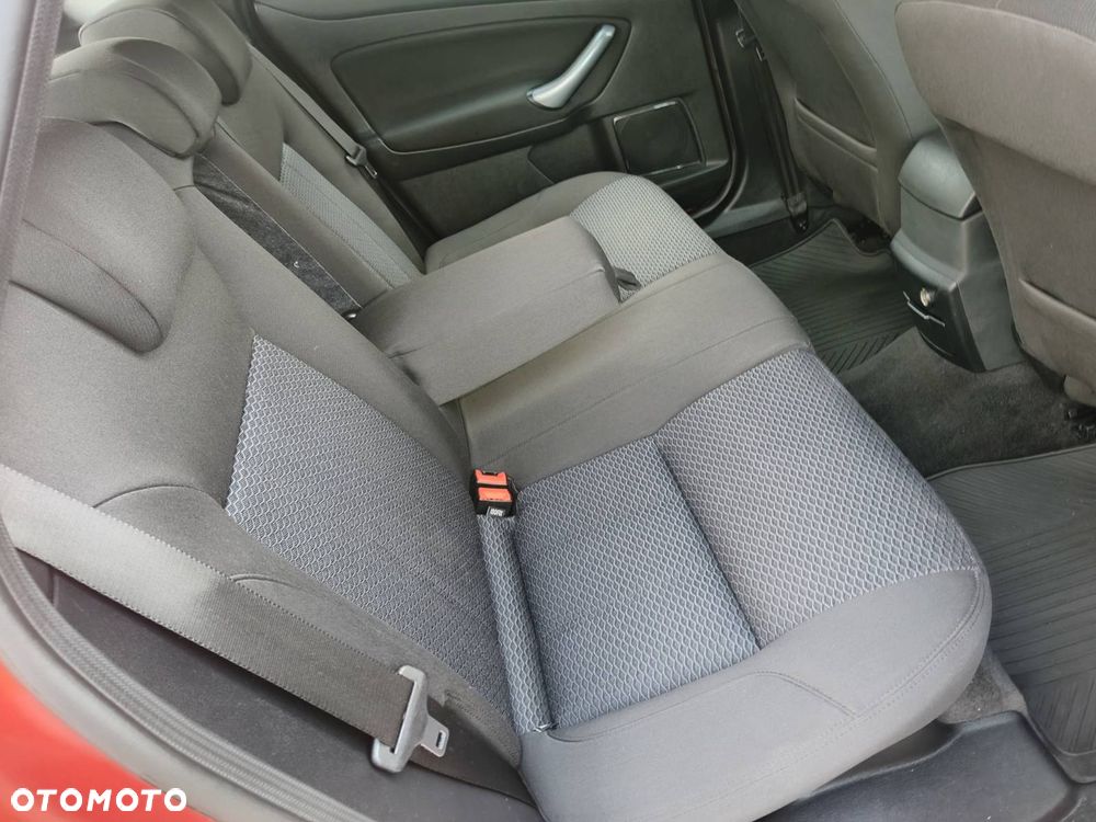 Ford Mondeo 2.3 Ghia - 10