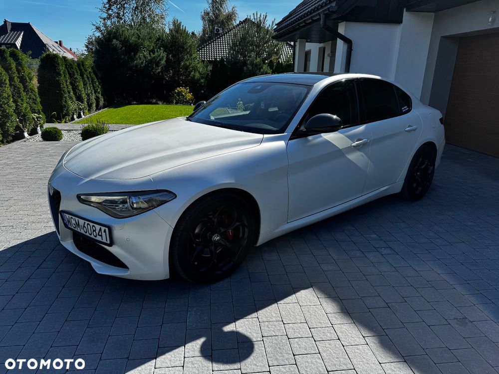 Alfa Romeo Giulia 2.0 Turbo B-Tech Edition - 2