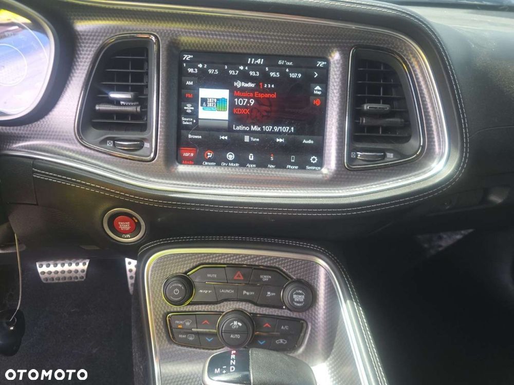 Dodge Challenger - 11