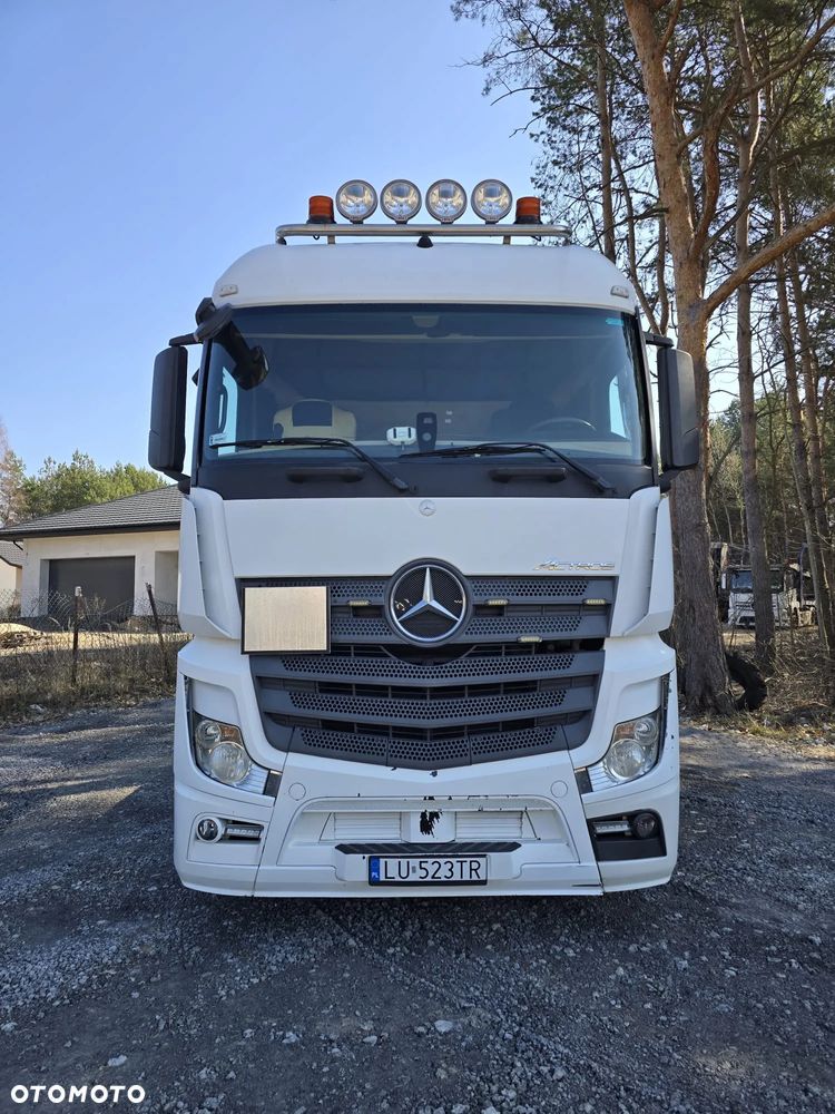 Mercedes-Benz Actros - 1