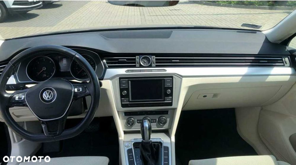 Volkswagen Passat Variant - 4