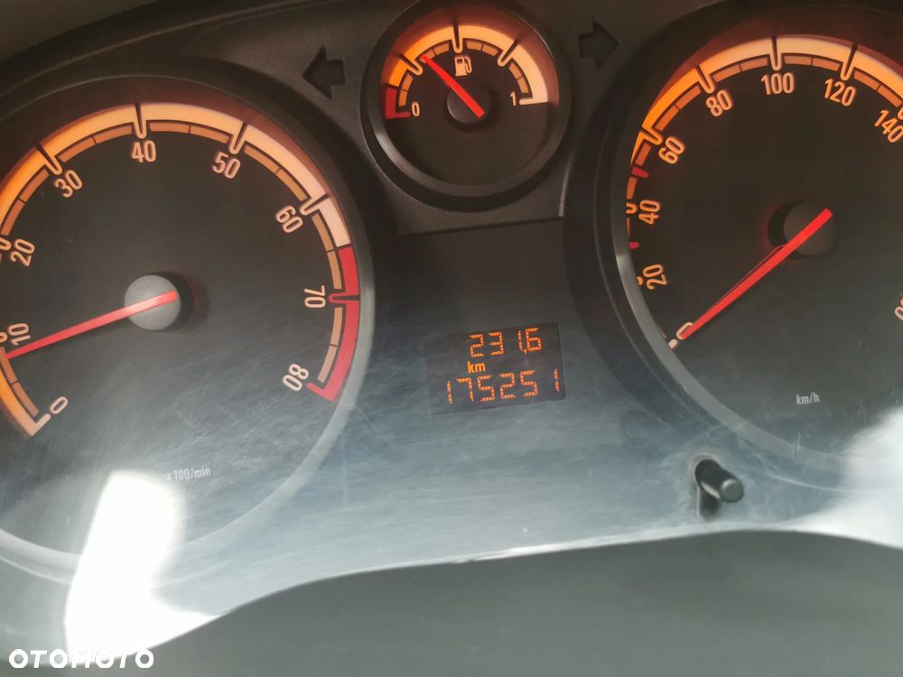 Opel Corsa 1.2 16V Enjoy - 17