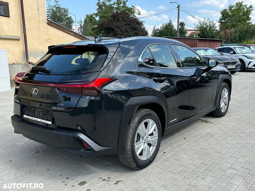 Lexus UX 250h Business Edition - 12