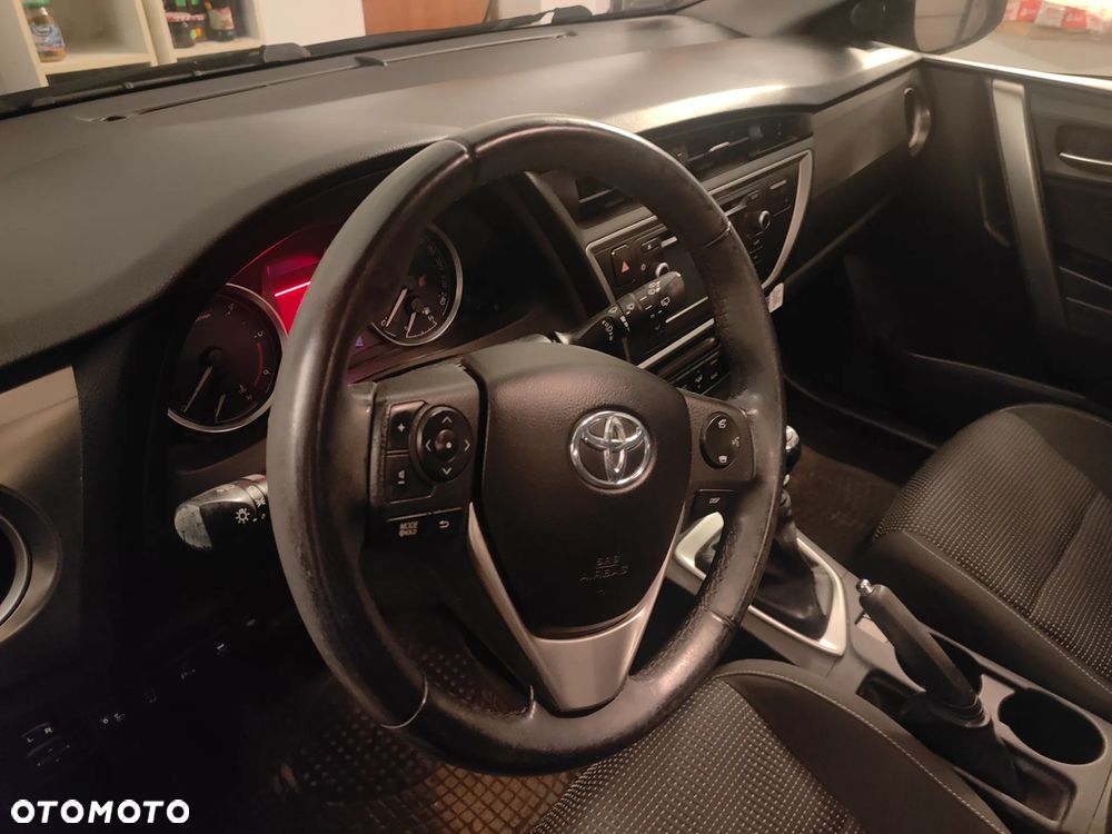 Toyota Auris - 5