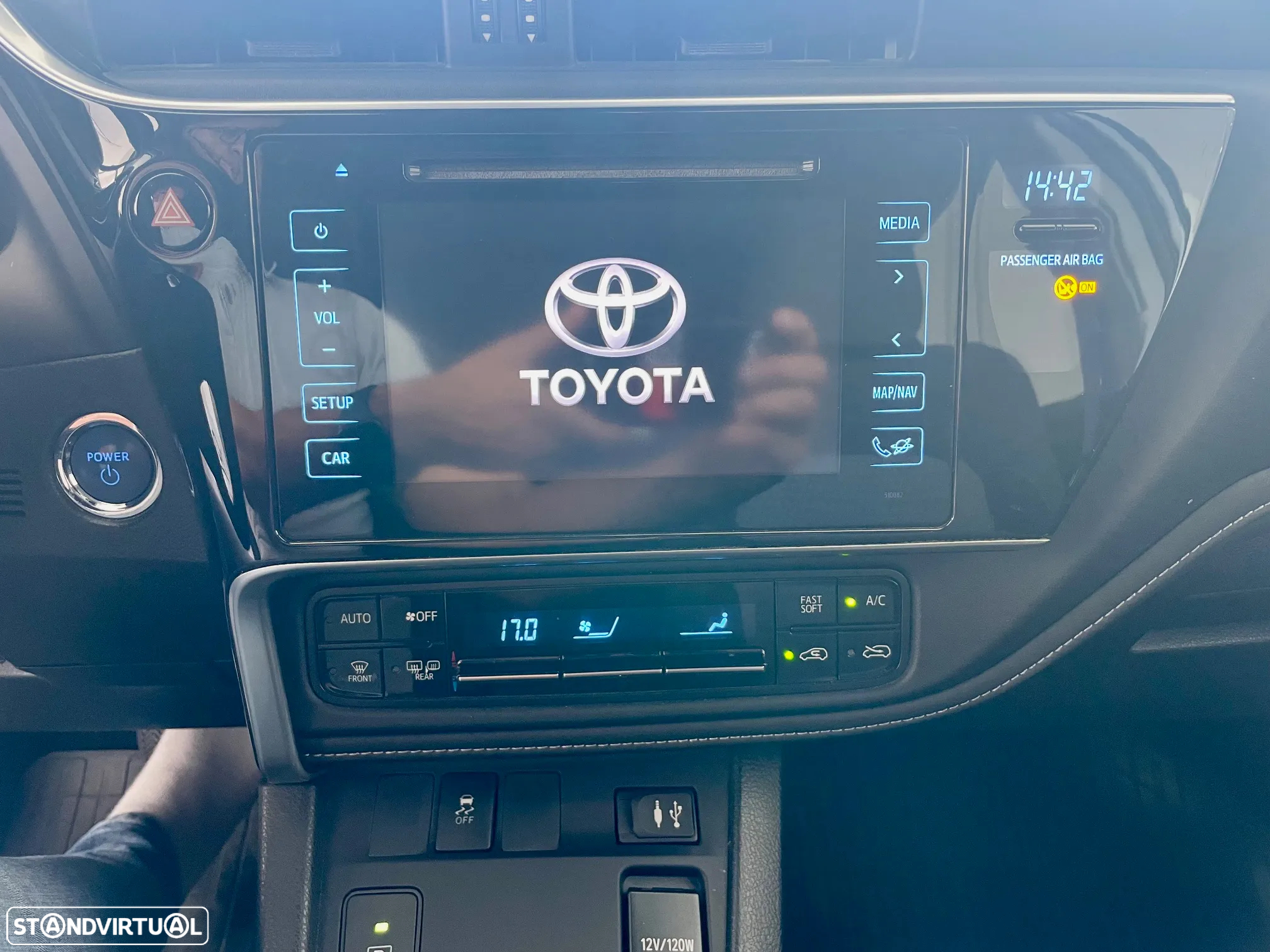 Toyota Auris 1.8 HSD Comfort +P.Sport+Navi - 6